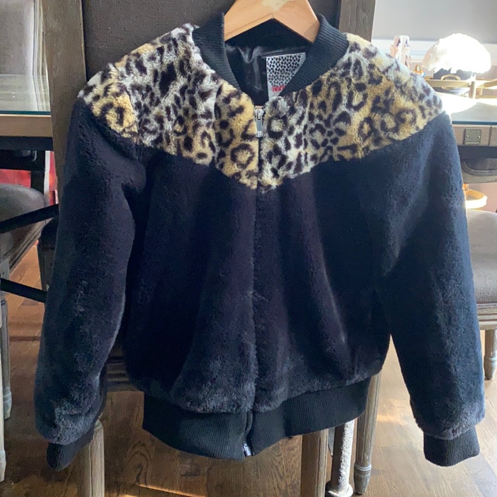 Like new faux fur black/leopard girls zip jacket.